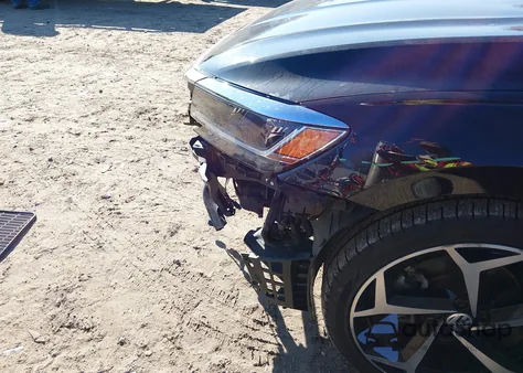 2021 Volkswagen Passat 2.0T R-Line z USA, uszkodzony, nr VIN 1VWMA7A37MC009571